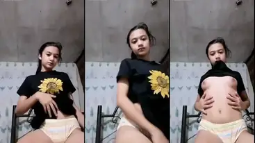 Gadis Adik Tiri Cantik Pasrah Goyang Kasur poster