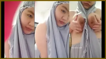 Jilbab Gendut Tobrut Colmek Dildo Masih Pake Mukena poster