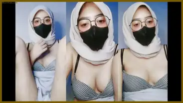 Live Masturbasi Miss Seals Hijab Cantik Fulldur poster