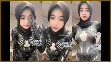 Talent Laura Jilbab Cosplay Spiderman Venom poster