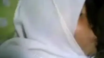 Ukhti Hijab Cantik Pasrah Servis Kasur poster