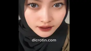 Viral Putri Cewek Jilbab Tiktoker Tobrut Suka Bugil Colmek poster
